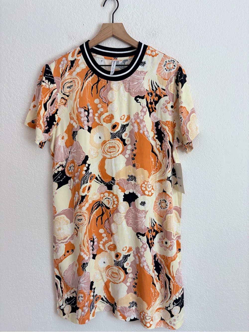 RVCA NWT Tomboy Retro Printed Ringer Neck Dress